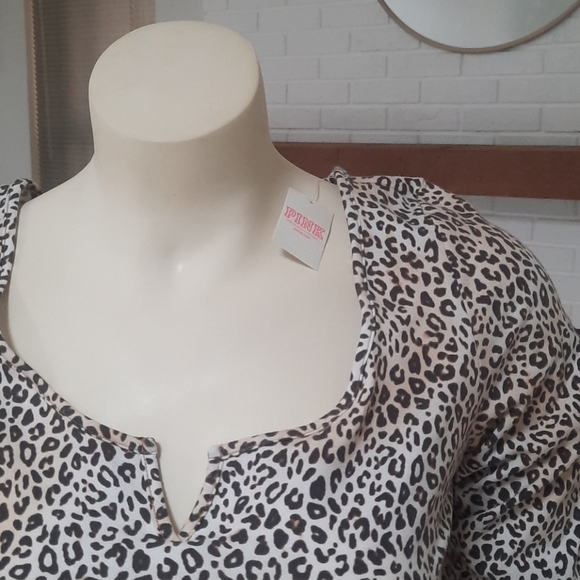 Pink top - Picture 2 of 4